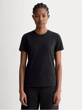 Everlane Slim Crew in Essential Cotton, Medium, Black